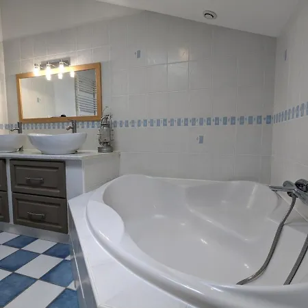 בית נופש Maison Avec Piscine Privative, Jardin, Billard Et Proche Des Plus Beaux Villages De France - Fr-1-653-243 Salles-Lavalette